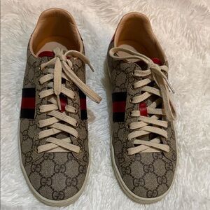 Gucci Women’s GG Supreme Sneaker in Brown with Red & Blue